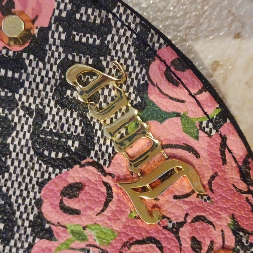 Juicy Couture Rosebud Heart Zipper Wristlet - Picture 2 of 6